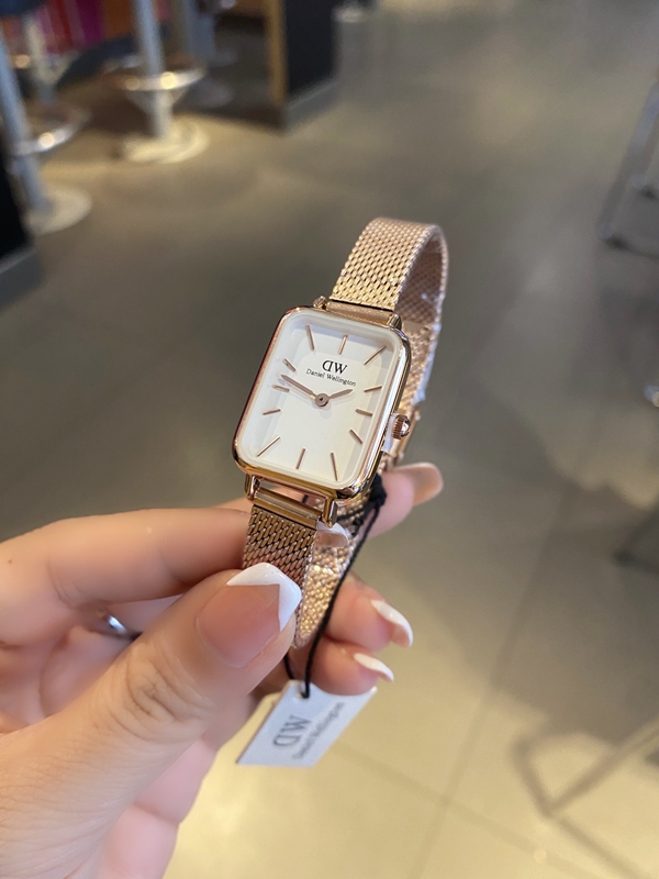 ブランド時計側面デザイン